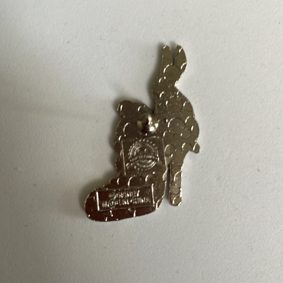 Maleficent high heel shoe Disney pin - Picture 2 of 3